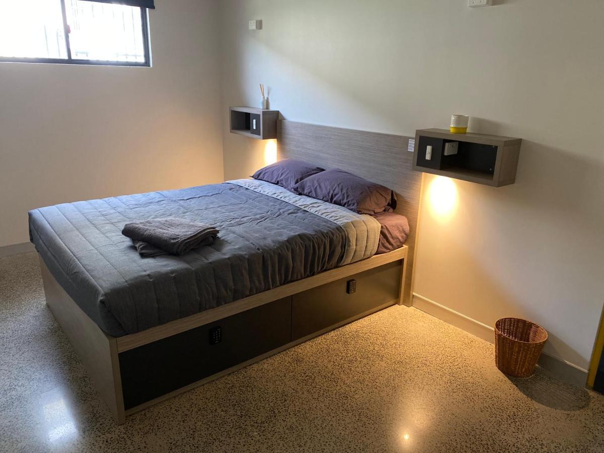 Alberts Est 2017 Innisfail Buitenkant foto